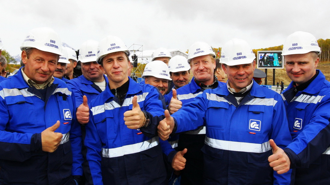 Сотрудники ПАО "Газпром спецгазавтотранс" на Камчатке